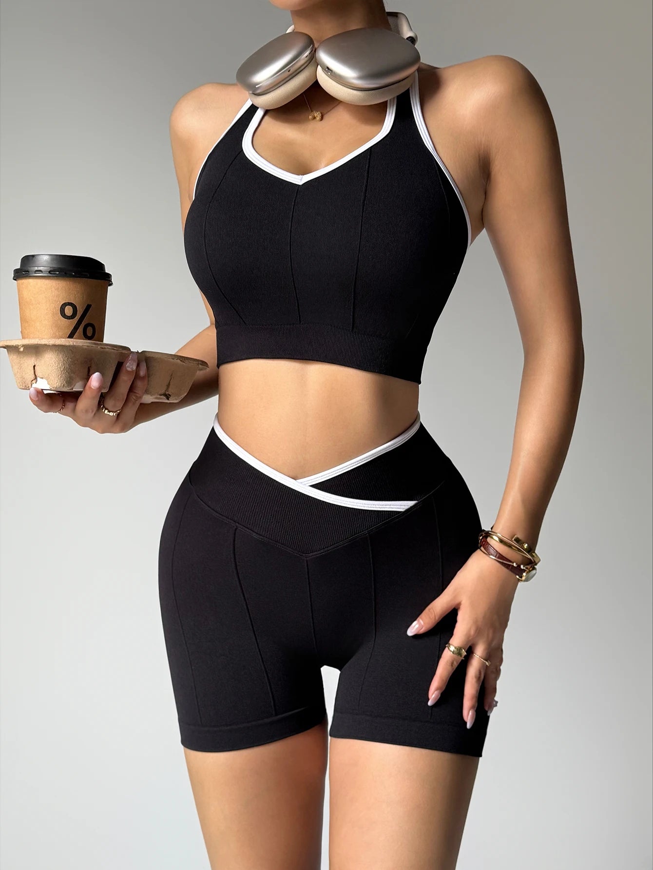 Conjunto Fitness Feminino 2 Peças (Top Halter e Shorts)